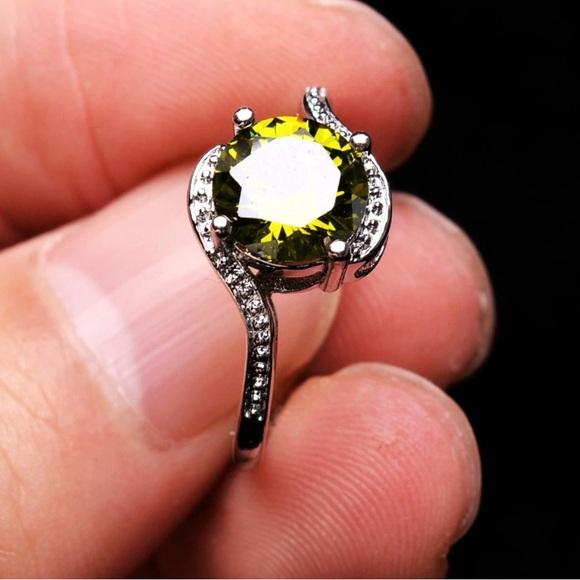 RARE NATURAL Green Tsavorite Crystal Stamped 925 Sterling Silver Ring - Picture 13 of 16